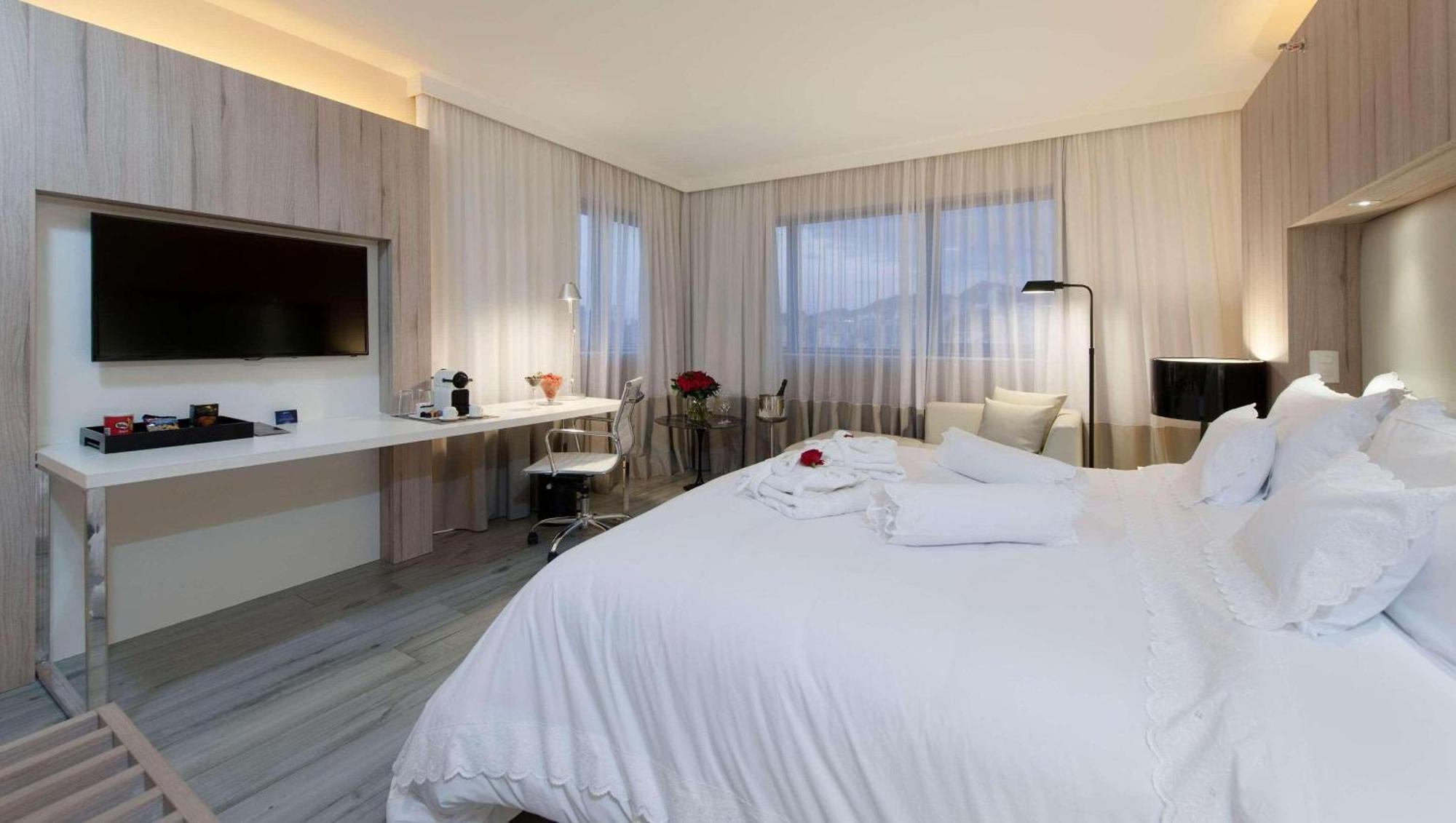 Radisson Blu Belo Horizonte Savassi Hotell Eksteriør bilde Deluxe room